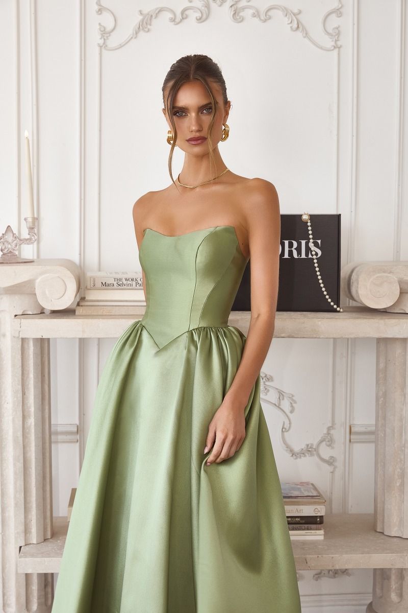 T822 Midi Gown