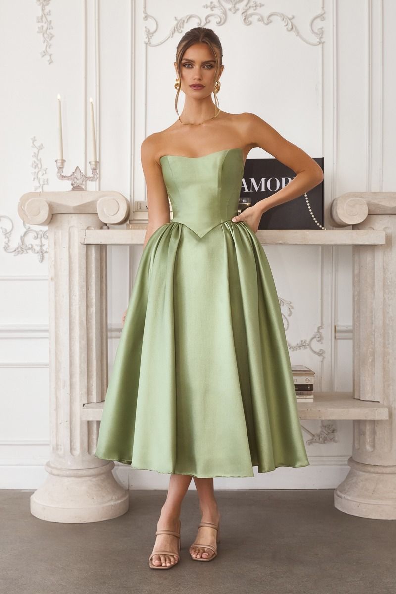 T822 Midi Gown