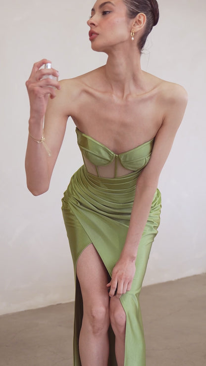 T708 Sweetheart Neckline with Split